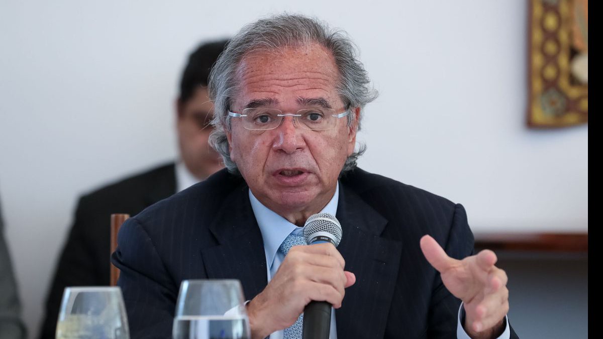 Governo criará programa de renda mínima após a pandemia, afirma Guedes