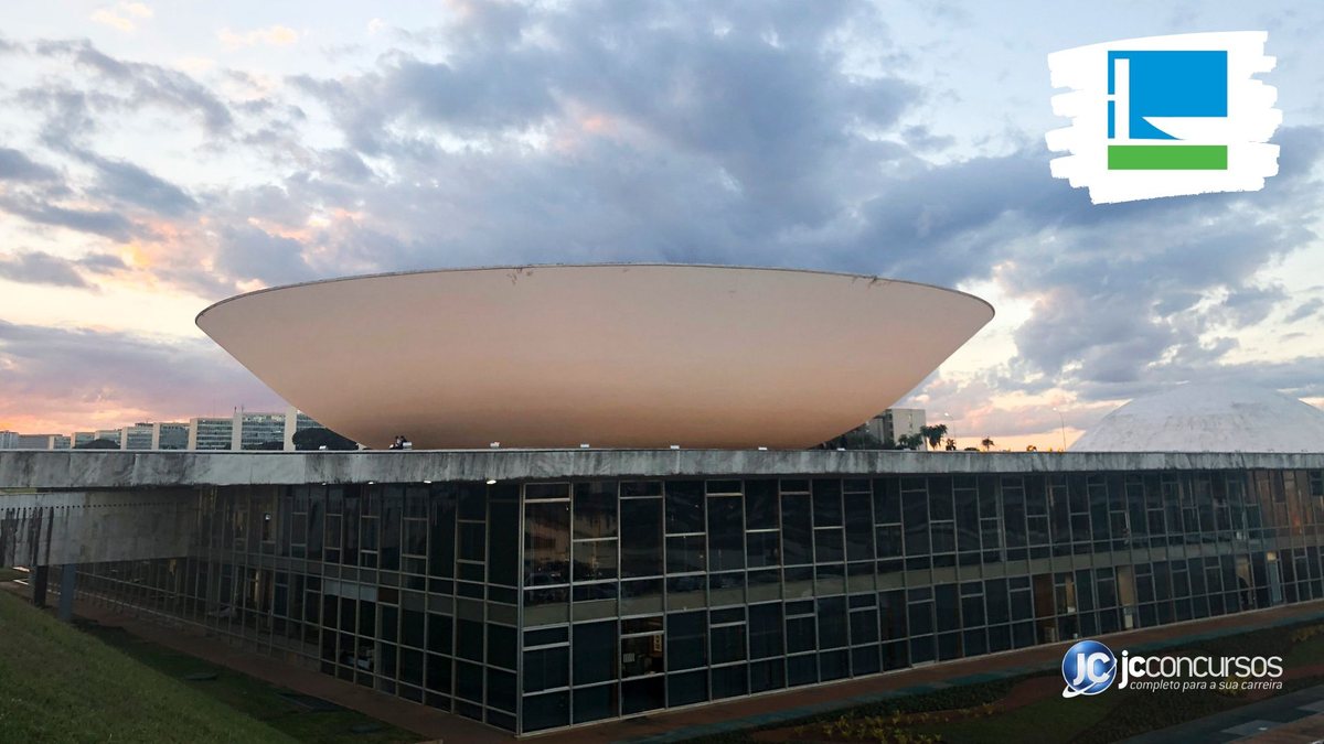Concurso da Câmara dos Deputados: fachada do Congresso Nacional, sede das duas Casas do Poder Legislativo brasileiro