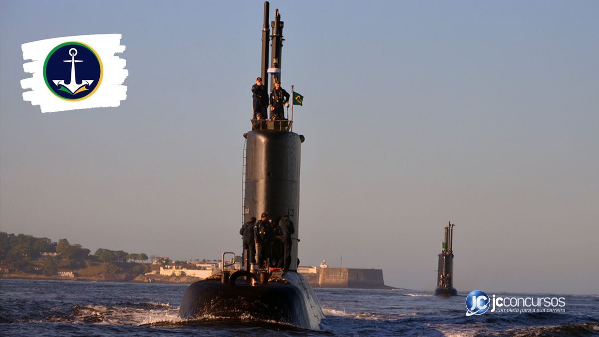 Concurso da Marinha: submarino Tapajó (S 33) durante navegação pela costa brasileira