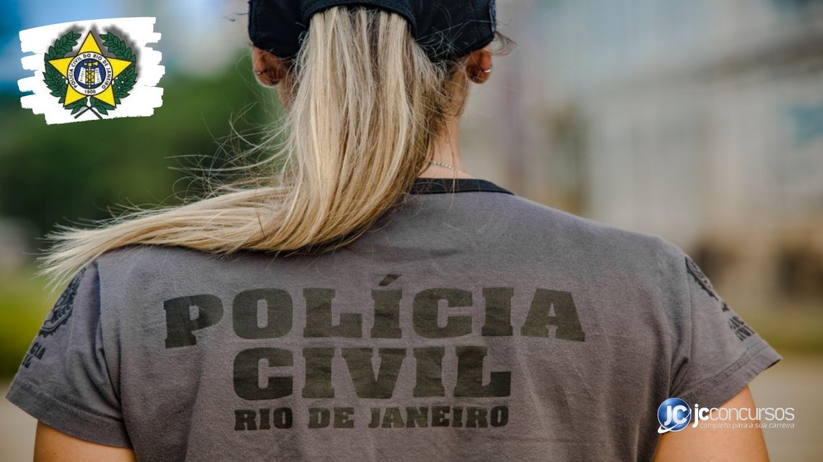 Concurso da PC RJ: policial é vista de costas com uniforme da corporação