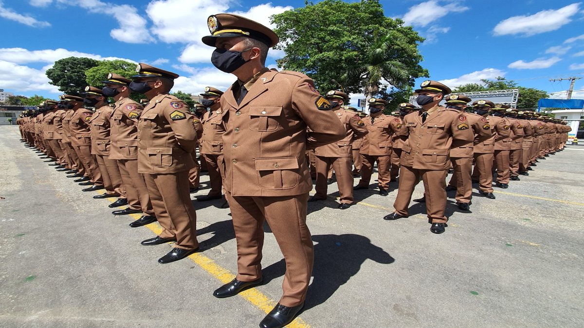 Concurso PM MG - oficiais da Polícia Militar de Minas Gerais perfilados