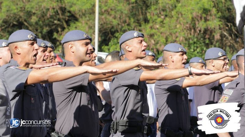 Concurso da PM SP: soldados perfilados durante cerimônia de formatura - Foto: Divulgação