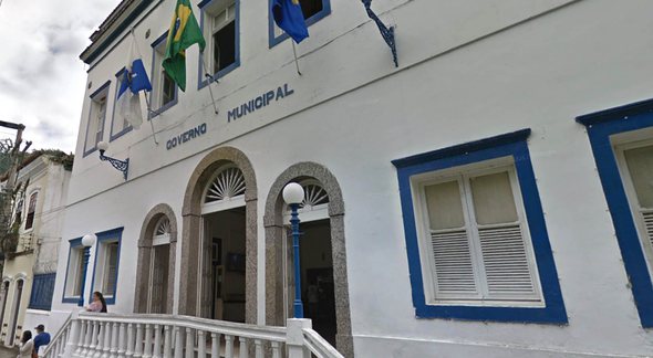 Concurso Prefeitura Angra dos Reis: fachada do órgão - Google Street View