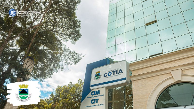 Concurso da Prefeitura de Cotia: fachada do edifício-sede do Executivo