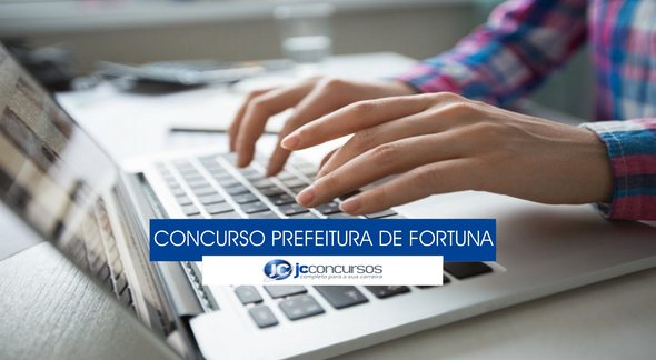 Concurso Prefeitura de Fortuna - pessoa usando computador - Freepik