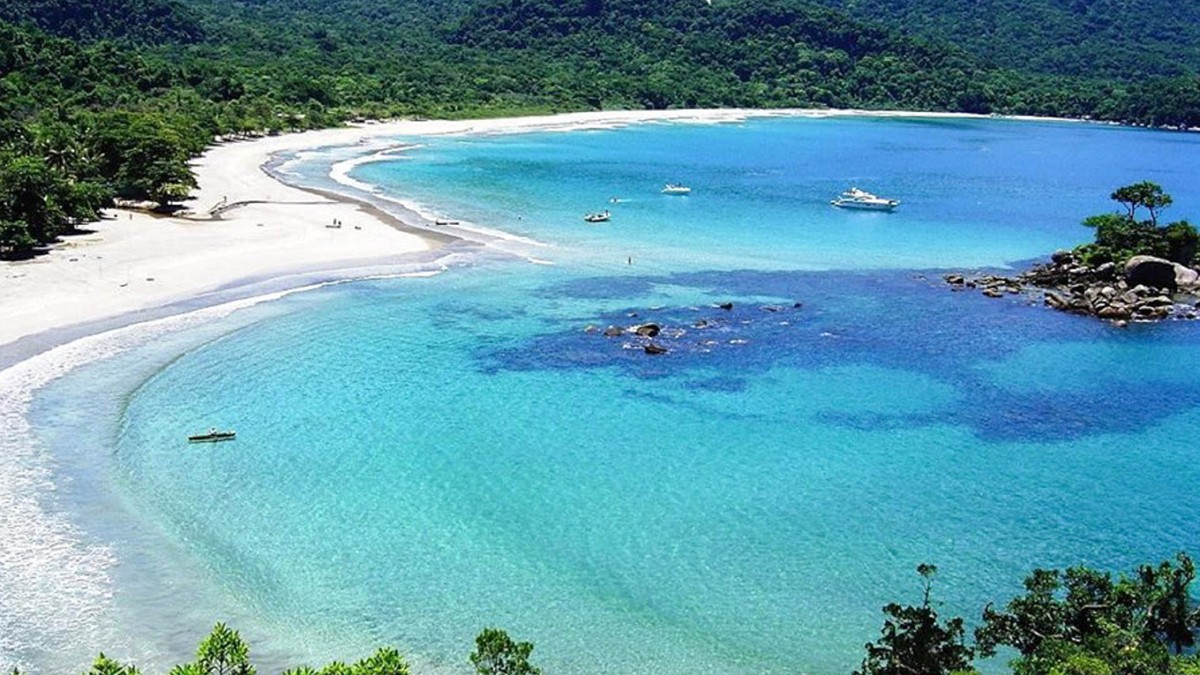 Concurso da Prefeitura de Ilhabela: praia de Castelhanos