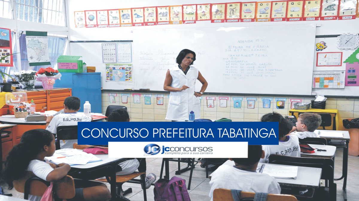 Concurso Prefeitura de Tabatinga - professor e estudantes em sala de aula
