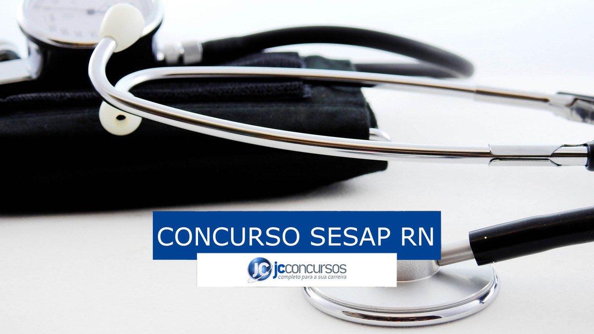 Concurso Sesap RN: estetoscópio posicionado ao lado de medidor de pressão arterial