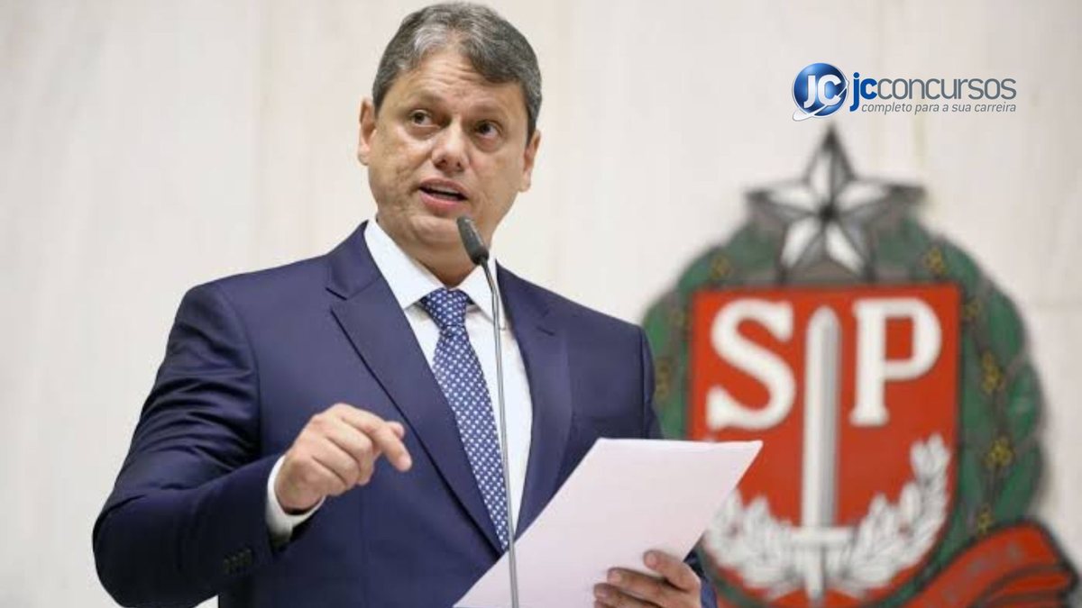 Governador de SP Tarcísio de Freitas durante coletiva de imprensa - Divulgação JC Concursos
