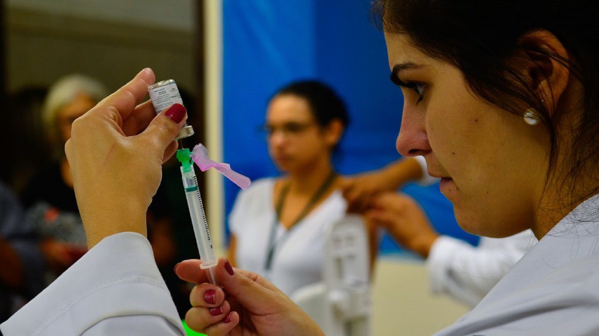 Vacinação contra a gripe - Agência Brasil